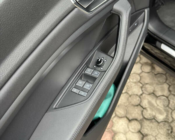Чорний Ауді E-Tron, об'ємом двигуна 0 л та пробігом 211 тис. км за 20500 $, фото 14 на Automoto.ua