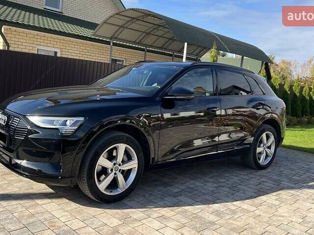 Черный Ауди E-Tron, объемом двигателя 0 л и пробегом 184 тыс. км за 30000 $, фото 4 на Automoto.ua