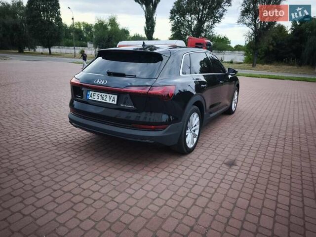 Черный Ауди E-Tron, объемом двигателя 0 л и пробегом 122 тыс. км за 29000 $, фото 14 на Automoto.ua