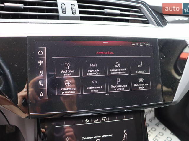 Чорний Ауді E-Tron, об'ємом двигуна 0 л та пробігом 86 тис. км за 29800 $, фото 29 на Automoto.ua