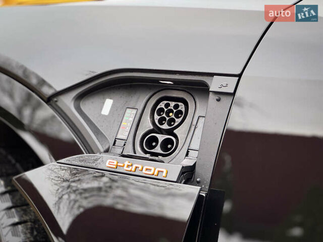 Чорний Ауді E-Tron, об'ємом двигуна 0 л та пробігом 140 тис. км за 26000 $, фото 26 на Automoto.ua