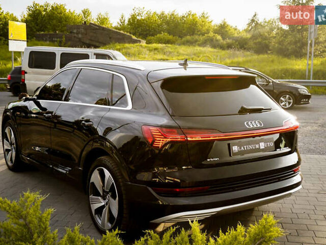 Черный Ауди E-Tron, объемом двигателя 0 л и пробегом 50 тыс. км за 31900 $, фото 4 на Automoto.ua