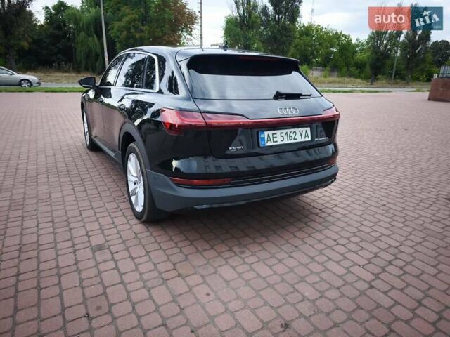 Черный Ауди E-Tron, объемом двигателя 0 л и пробегом 122 тыс. км за 29000 $, фото 12 на Automoto.ua