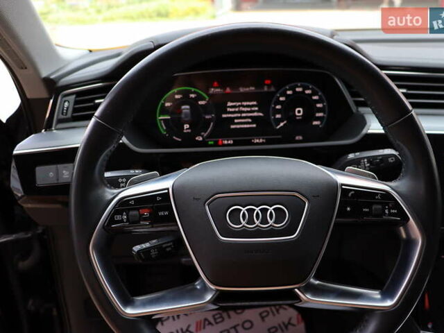 Чорний Ауді E-Tron, об'ємом двигуна 0 л та пробігом 86 тис. км за 29800 $, фото 21 на Automoto.ua