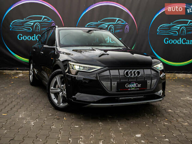 Чорний Ауді E-Tron, об'ємом двигуна 0 л та пробігом 100 тис. км за 31400 $, фото 2 на Automoto.ua