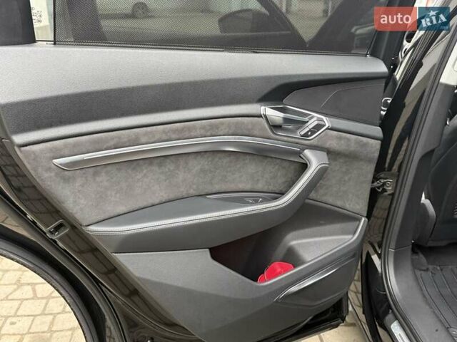 Чорний Ауді E-Tron, об'ємом двигуна 0 л та пробігом 76 тис. км за 31000 $, фото 30 на Automoto.ua