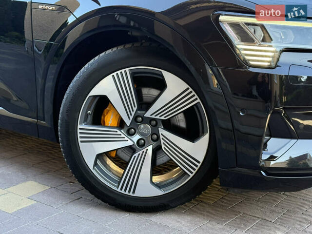 Черный Ауди E-Tron, объемом двигателя 0 л и пробегом 99 тыс. км за 29475 $, фото 101 на Automoto.ua