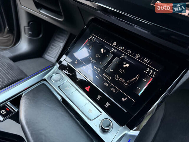Черный Ауди E-Tron, объемом двигателя 0 л и пробегом 88 тыс. км за 29999 $, фото 87 на Automoto.ua
