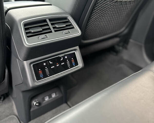 Черный Ауди E-Tron, объемом двигателя 0 л и пробегом 151 тыс. км за 27700 $, фото 22 на Automoto.ua