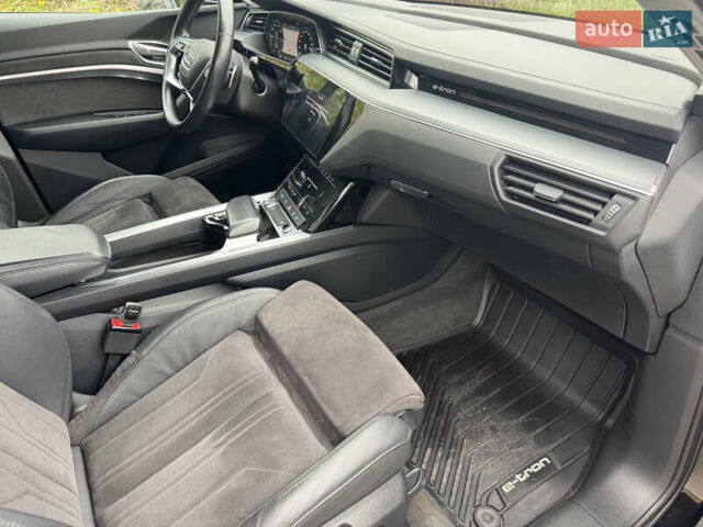 Чорний Ауді E-Tron, об'ємом двигуна 0 л та пробігом 151 тис. км за 27500 $, фото 9 на Automoto.ua