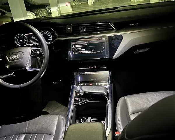 Чорний Ауді E-Tron, об'ємом двигуна 0 л та пробігом 204 тис. км за 21900 $, фото 41 на Automoto.ua