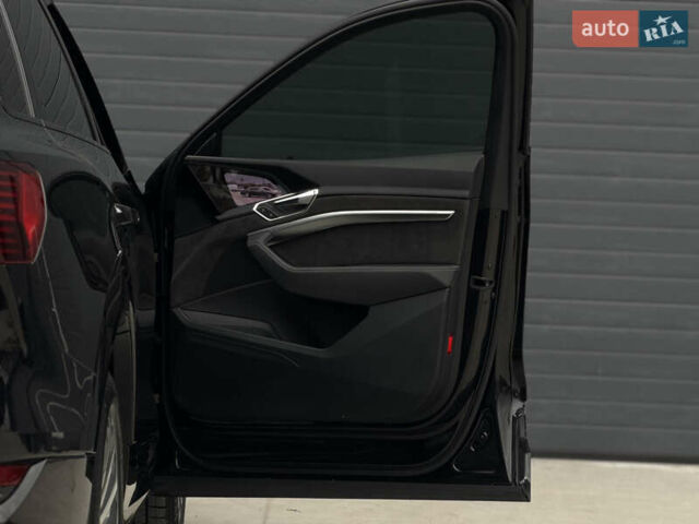 Чорний Ауді E-Tron, об'ємом двигуна 0 л та пробігом 162 тис. км за 28500 $, фото 50 на Automoto.ua