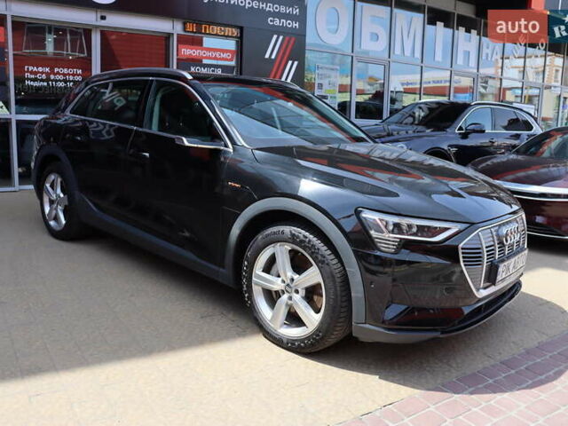 Чорний Ауді E-Tron, об'ємом двигуна 0 л та пробігом 86 тис. км за 29800 $, фото 7 на Automoto.ua