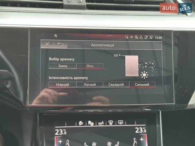 Черный Ауди E-Tron, объемом двигателя 0 л и пробегом 85 тыс. км за 31500 $, фото 39 на Automoto.ua
