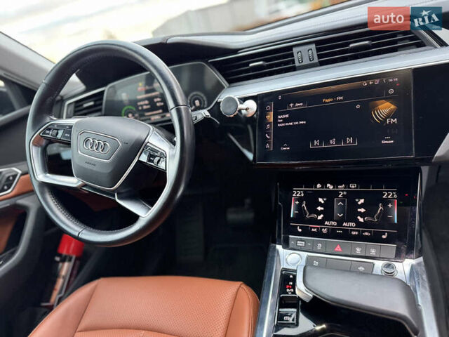 Ауді E-Tron 2019 у Рівному на Automoto.ua Чорний Ауді E-Tron, об'ємом двигуна 0 л та пробігом 220 тис. км за 23500 $, фото 28 на Automoto.ua