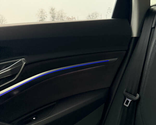 Чорний Ауді E-Tron, об'ємом двигуна 0 л та пробігом 142 тис. км за 23500 $, фото 13 на Automoto.ua