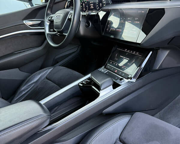 Черный Ауди E-Tron, объемом двигателя 0 л и пробегом 77 тыс. км за 30900 $, фото 48 на Automoto.ua