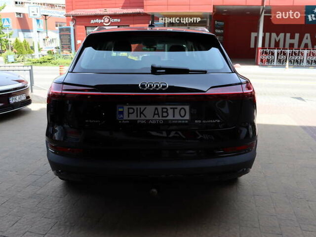 Чорний Ауді E-Tron, об'ємом двигуна 0 л та пробігом 86 тис. км за 29800 $, фото 6 на Automoto.ua