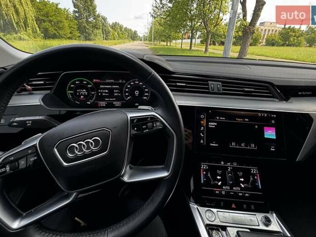 Черный Ауди E-Tron, объемом двигателя 0 л и пробегом 116 тыс. км за 22000 $, фото 6 на Automoto.ua