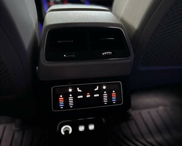 Черный Ауди E-Tron, объемом двигателя 0 л и пробегом 72 тыс. км за 33000 $, фото 29 на Automoto.ua