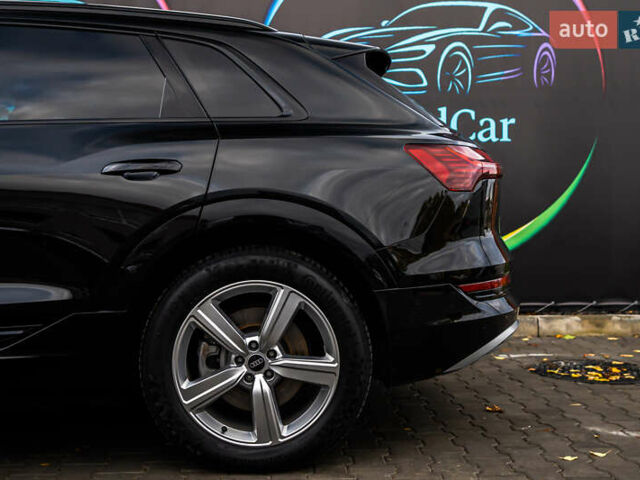 Чорний Ауді E-Tron, об'ємом двигуна 0 л та пробігом 100 тис. км за 31400 $, фото 13 на Automoto.ua