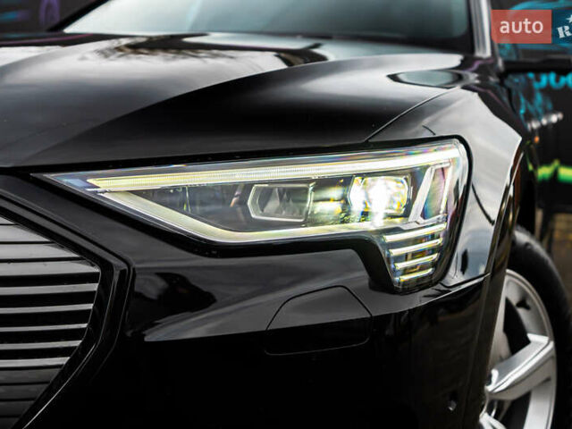Чорний Ауді E-Tron, об'ємом двигуна 0 л та пробігом 100 тис. км за 31400 $, фото 24 на Automoto.ua