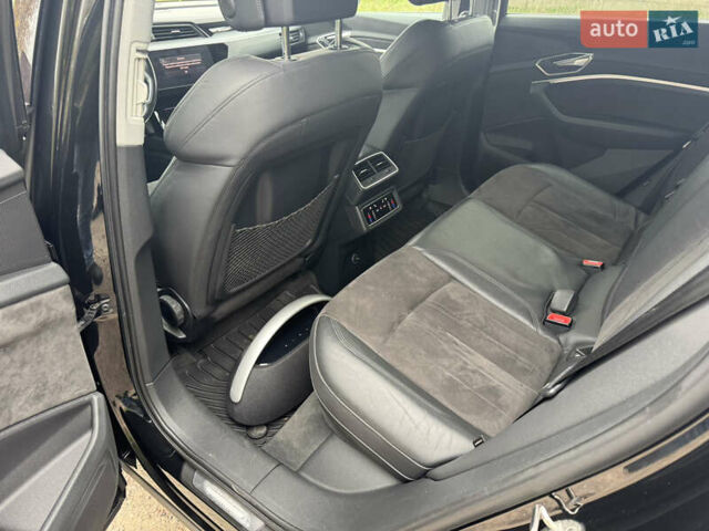 Чорний Ауді E-Tron, об'ємом двигуна 0 л та пробігом 151 тис. км за 27500 $, фото 17 на Automoto.ua