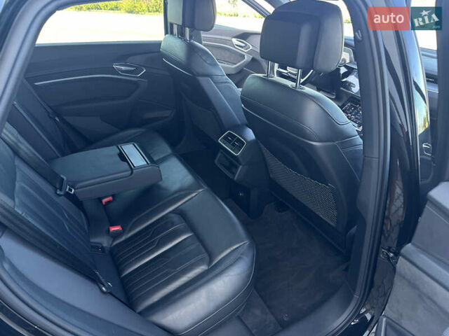 Черный Ауди E-Tron, объемом двигателя 0 л и пробегом 120 тыс. км за 28999 $, фото 30 на Automoto.ua