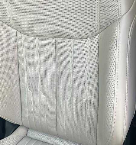 Чорний Ауді E-Tron, об'ємом двигуна 0 л та пробігом 137 тис. км за 27500 $, фото 2 на Automoto.ua