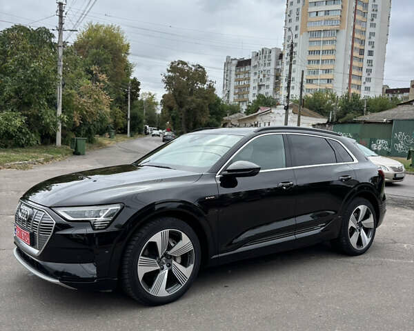 Черный Ауди E-Tron, объемом двигателя 0 л и пробегом 151 тыс. км за 27700 $, фото 3 на Automoto.ua