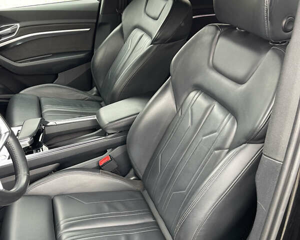 Черный Ауди E-Tron, объемом двигателя 0 л и пробегом 114 тыс. км за 28900 $, фото 25 на Automoto.ua