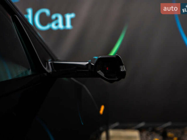 Чорний Ауді E-Tron, об'ємом двигуна 0 л та пробігом 100 тис. км за 31400 $, фото 53 на Automoto.ua