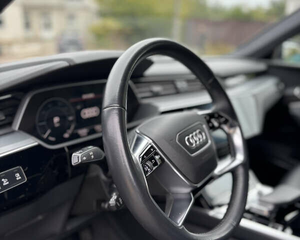 Черный Ауди E-Tron, объемом двигателя 0 л и пробегом 151 тыс. км за 27700 $, фото 15 на Automoto.ua