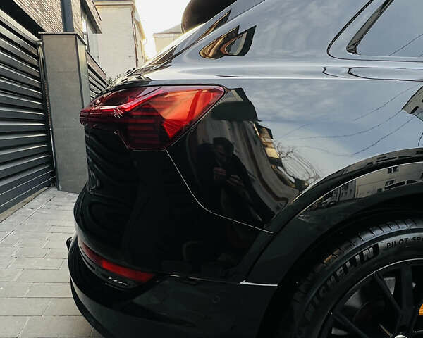 Ауді E-Tron 2019 у Тернополі на Automoto.ua Чорний Ауді E-Tron, об'ємом двигуна 0 л та пробігом 120 тис. км за 37000 $, фото 5 на Automoto.ua