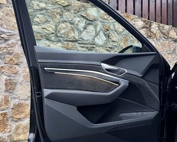 Черный Ауди E-Tron, объемом двигателя 0 л и пробегом 109 тыс. км за 28700 $, фото 49 на Automoto.ua