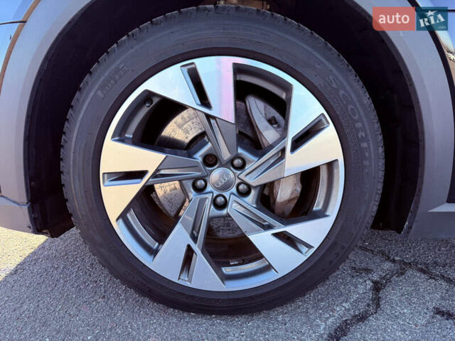 Чорний Ауді E-Tron, об'ємом двигуна 0 л та пробігом 118 тис. км за 19800 $, фото 10 на Automoto.ua