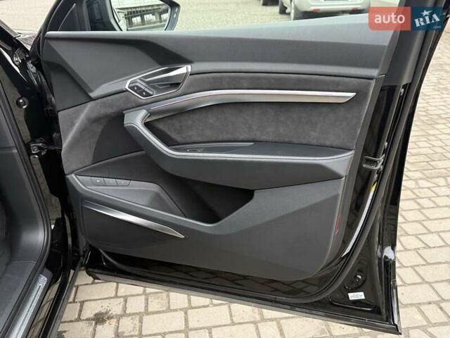 Чорний Ауді E-Tron, об'ємом двигуна 0 л та пробігом 76 тис. км за 31000 $, фото 37 на Automoto.ua