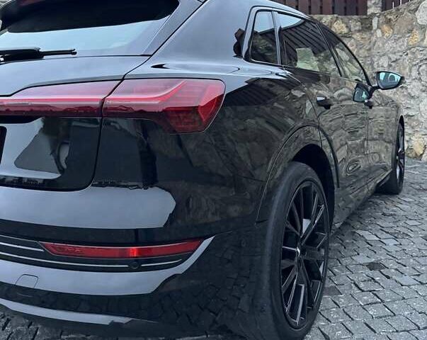 Черный Ауди E-Tron, объемом двигателя 0 л и пробегом 109 тыс. км за 28700 $, фото 16 на Automoto.ua