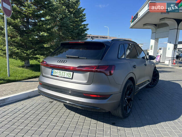Черный Ауди E-Tron, объемом двигателя 0 л и пробегом 182 тыс. км за 25900 $, фото 3 на Automoto.ua