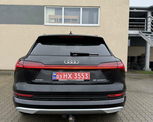 Чорний Ауді E-Tron, об'ємом двигуна 0 л та пробігом 142 тис. км за 23500 $, фото 6 на Automoto.ua