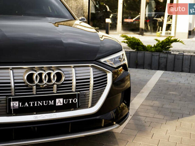 Черный Ауди E-Tron, объемом двигателя 0 л и пробегом 50 тыс. км за 31900 $, фото 10 на Automoto.ua