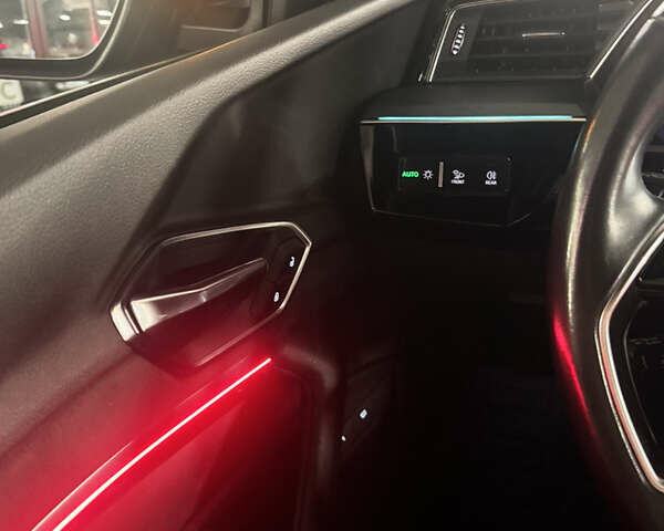 Черный Ауди E-Tron, объемом двигателя 0 л и пробегом 140 тыс. км за 31900 $, фото 16 на Automoto.ua