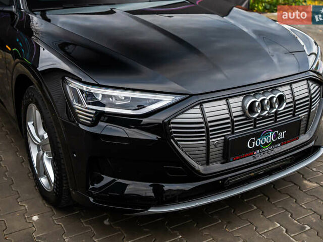 Чорний Ауді E-Tron, об'ємом двигуна 0 л та пробігом 100 тис. км за 31400 $, фото 21 на Automoto.ua