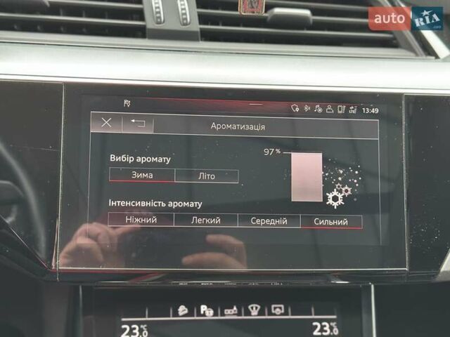 Черный Ауди E-Tron, объемом двигателя 0 л и пробегом 85 тыс. км за 31500 $, фото 38 на Automoto.ua
