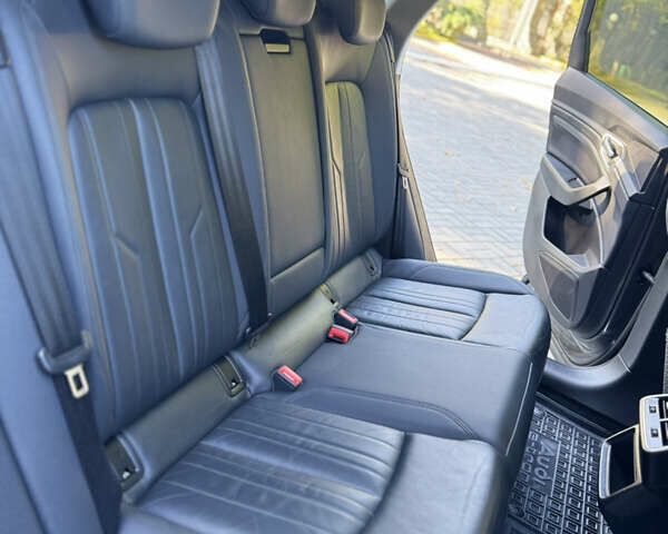 Черный Ауди E-Tron, объемом двигателя 0 л и пробегом 128 тыс. км за 28200 $, фото 105 на Automoto.ua