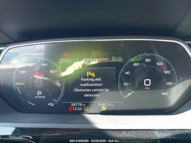 Черный Ауди E-Tron, объемом двигателя 0 л и пробегом 96 тыс. км за 18900 $, фото 7 на Automoto.ua