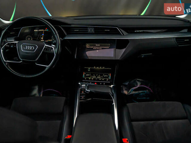 Черный Ауди E-Tron, объемом двигателя 0 л и пробегом 133 тыс. км за 28900 $, фото 62 на Automoto.ua