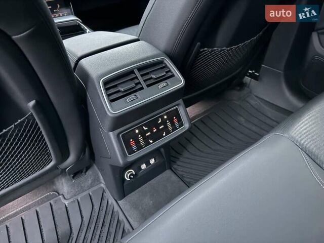 Черный Ауди E-Tron, объемом двигателя 0 л и пробегом 65 тыс. км за 29700 $, фото 28 на Automoto.ua