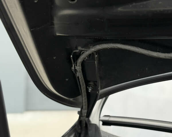 Чорний Ауді E-Tron, об'ємом двигуна 0 л та пробігом 162 тис. км за 28500 $, фото 42 на Automoto.ua