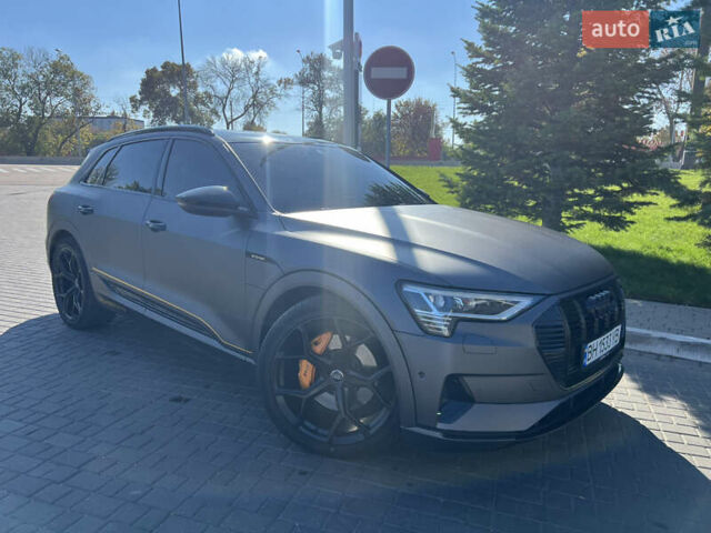 Черный Ауди E-Tron, объемом двигателя 0 л и пробегом 182 тыс. км за 25900 $, фото 7 на Automoto.ua